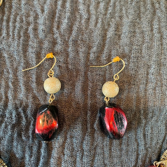 💕 Pink stone statement necklace and earring set 💕 - Picture 2 of 4